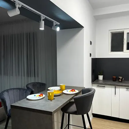Amion In Center Of Apartment